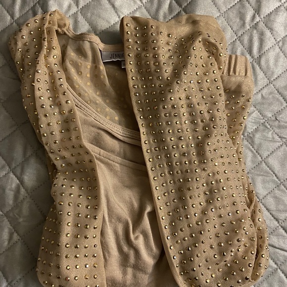 Sleeveless (Jennifer Lopez) Beautiful & Edgy Gold Studded Blouse - Picture 2 of 5